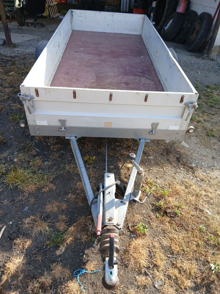 RemorcaHumbaur 1300 kg ,recent înmatriculată