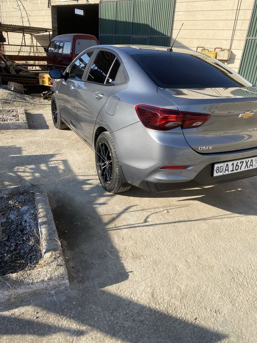 Onix pozitsiya 2 sotiladi