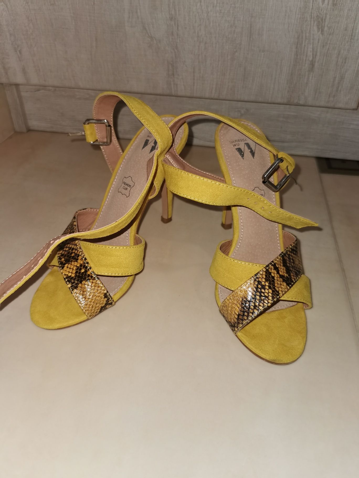 Обувки Wanesa Wu