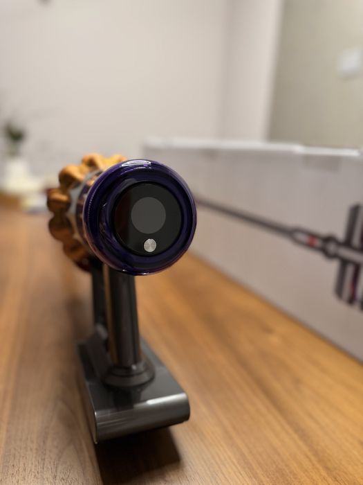 Dyson v 15 absolute