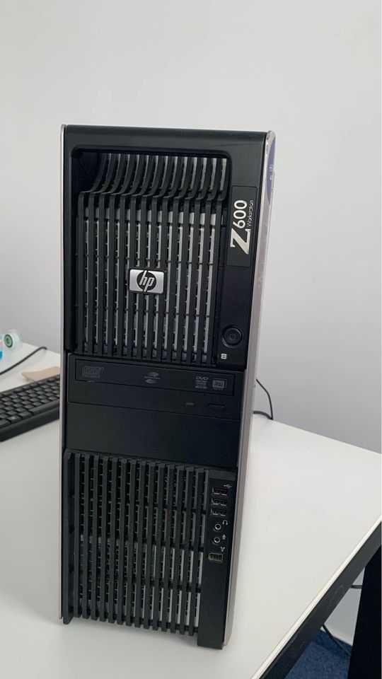 PC Desktop HP Z600 2x2.4Ghz 32GB SSD 120GB + 500GB SATA