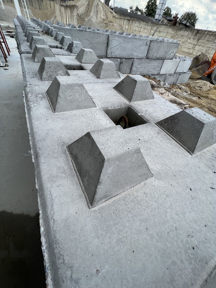 Blocuri de beton tip Lego