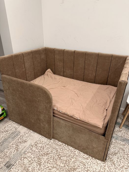 Продам детскую кроватку