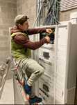 Electrician disponibil în Oradea pentru lucrări simple și rapide!
