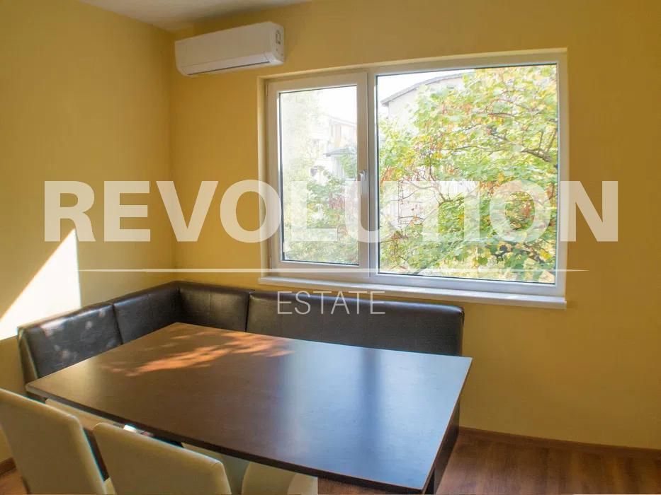 Дава се под наем Тристаен апартамент в Варна, Левски - 70 кв.м за 625 € - Снимка #1