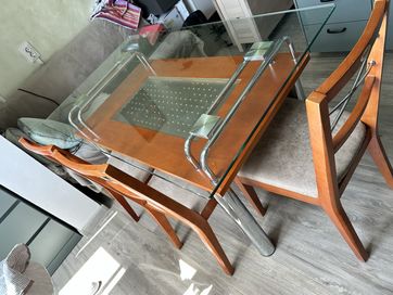 Стъклена трапезна маса със столове