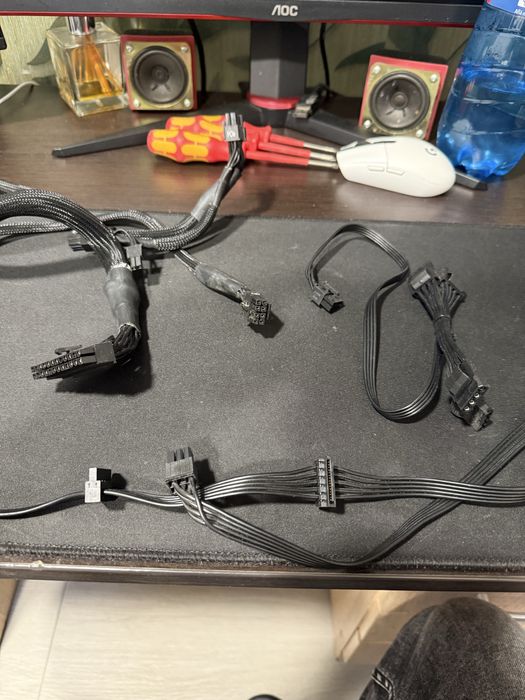 Sursa CORSAIR RM550x 80+ Gold full modulara, ca nou