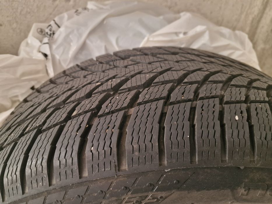 Автомобилни зимни гуми 225/45 R18