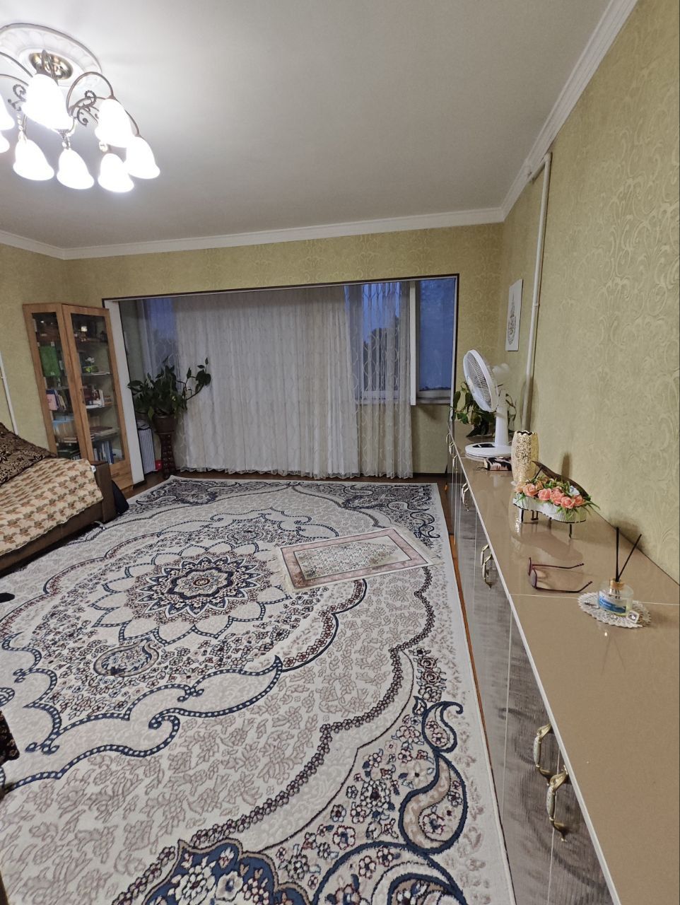 Продаётся 2х комнатные квартира в центре города