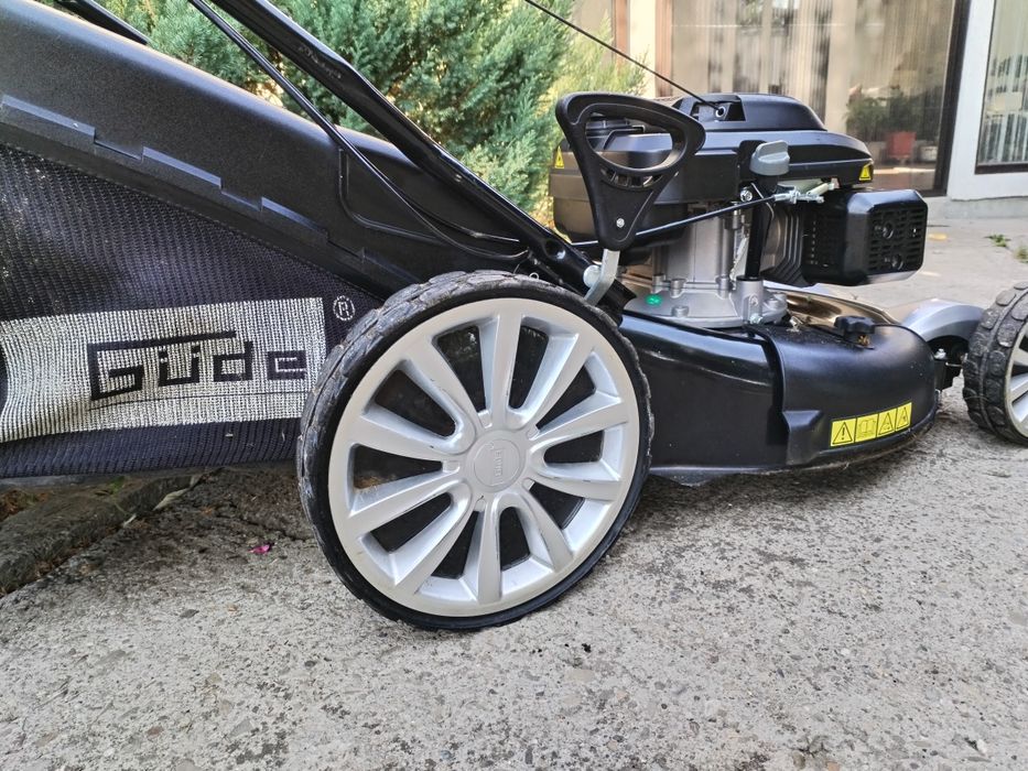 Vând mașină de tuns gazonul pe benzina adusa din Germania marca Gude