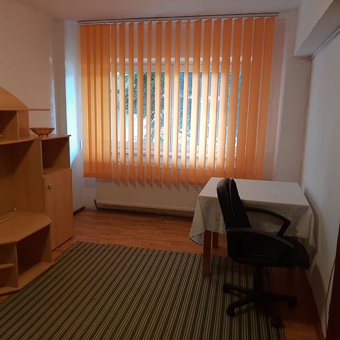 Garsoniera de închiriat în centrul strandului