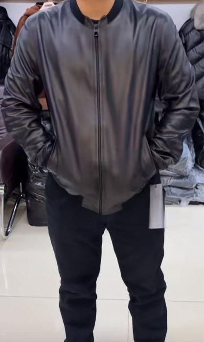 Продаю куртку Бомбер.