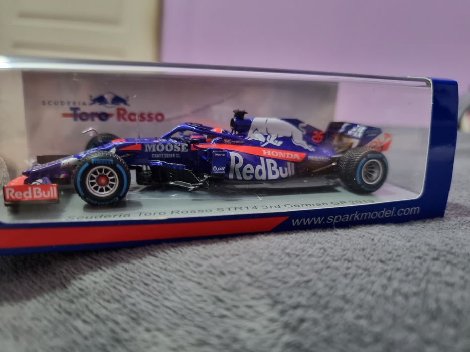 Scuderia toro rosso str14 daniil kvyat 1:43 3rd german gp formula 1