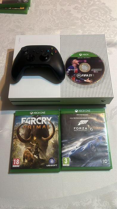 Vând Xbox One S.