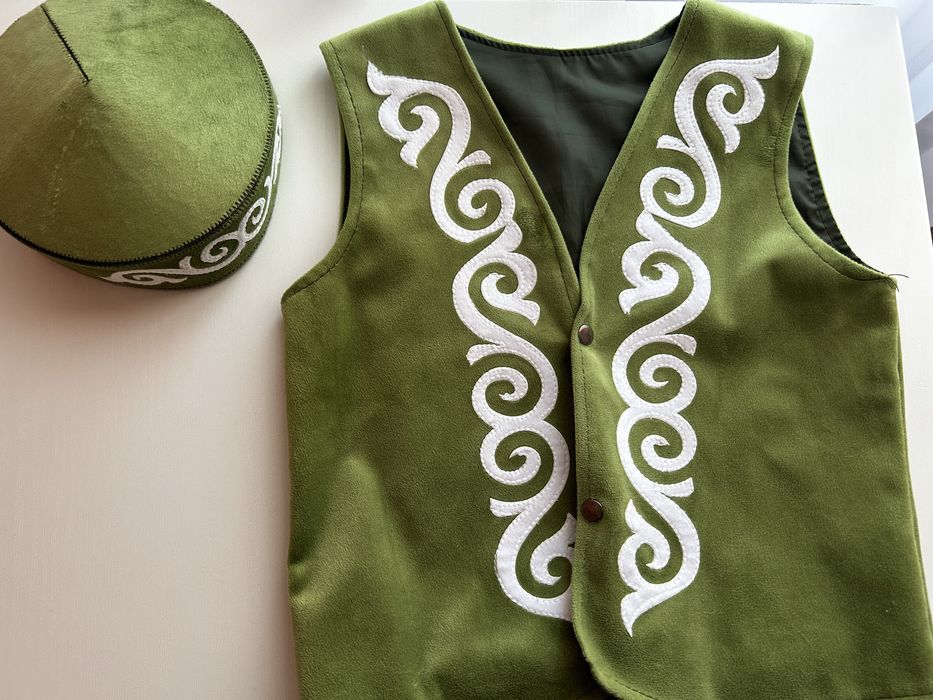 Продам национальную жилетку +такия