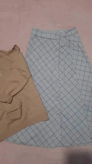 Продам стильную юбку от Mango,платье от Reserved