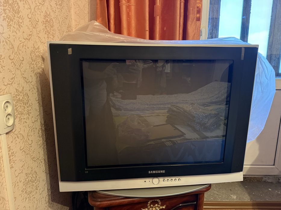 Продам телевизор samsung