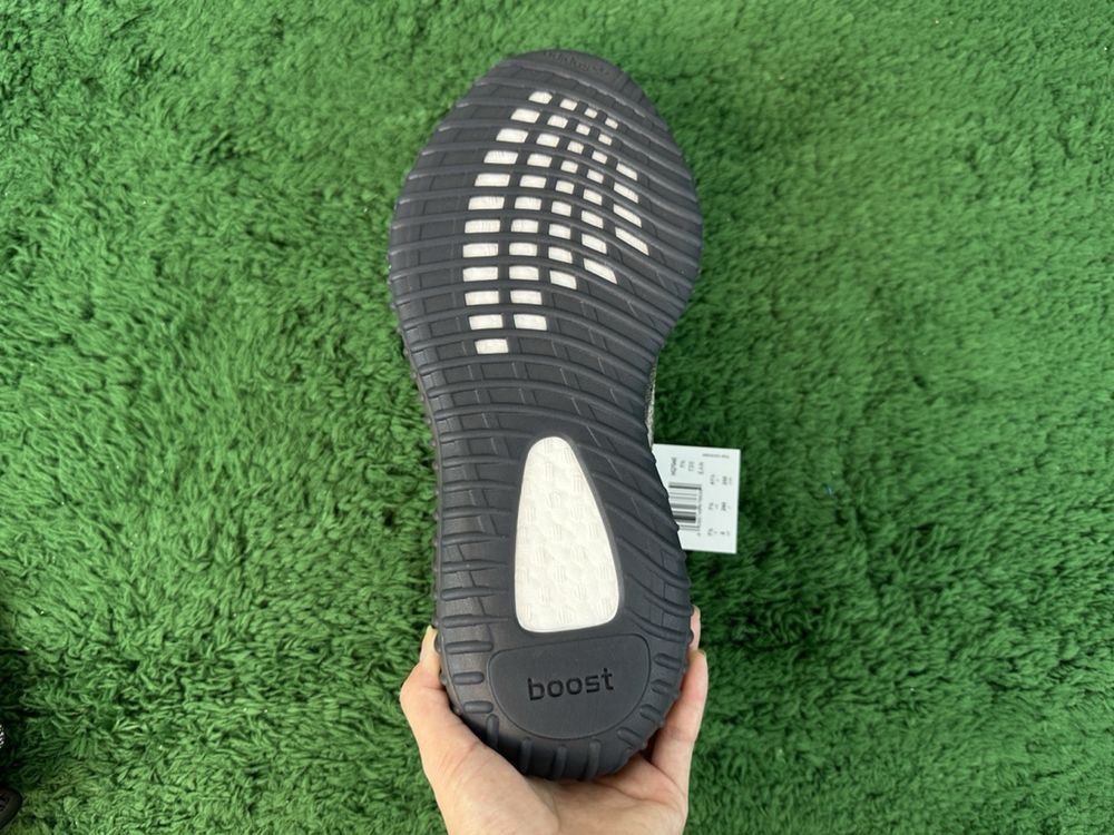 Yeezy Boost 350 V2 Beluga