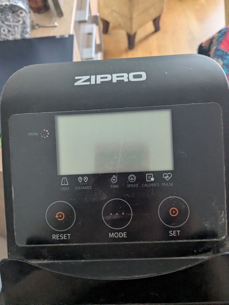 фитнес уред Zipro неизползван