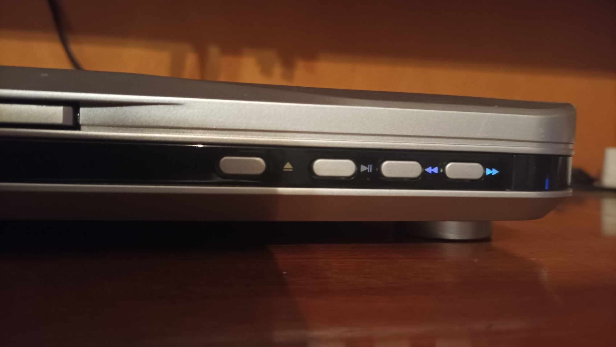 DVD Player Crown