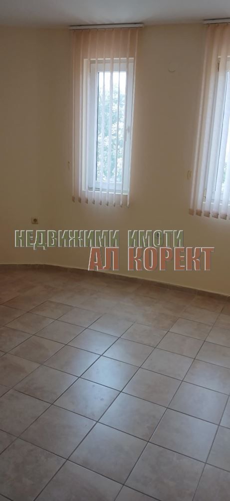 Офис в Варна-Център площ 70 цена 1000