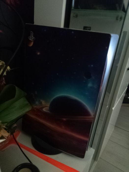 Vând PlayStation 5