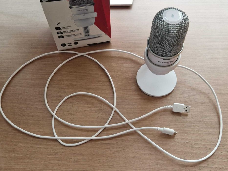 Микрофон HyperX SoloCast, бял
