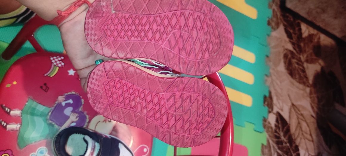Лот маратонки adidas 19 номер