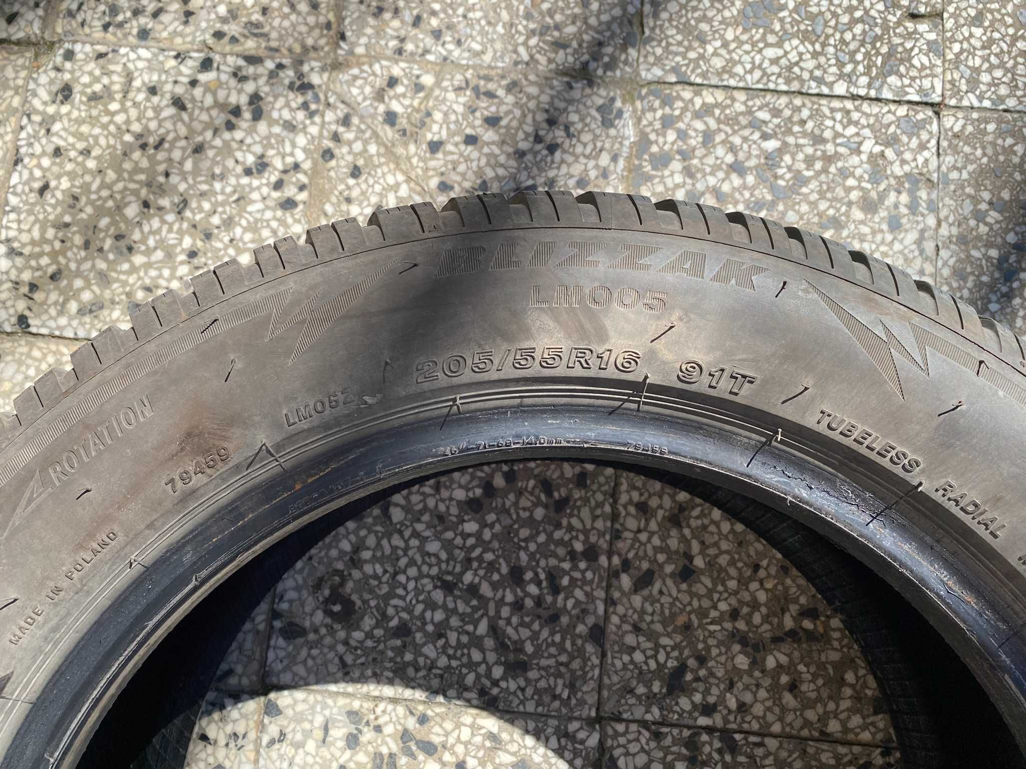 Продавам 4 броя зимни гуми Bridgestone Blizzak LM005 205/55/16