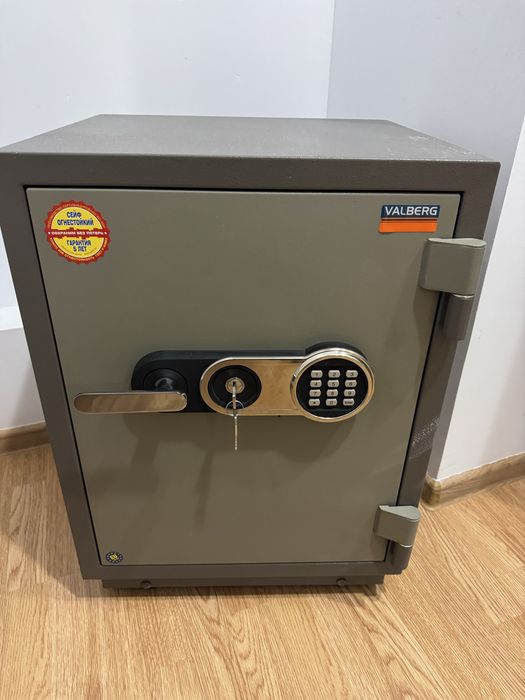 сейф  новый  срочно