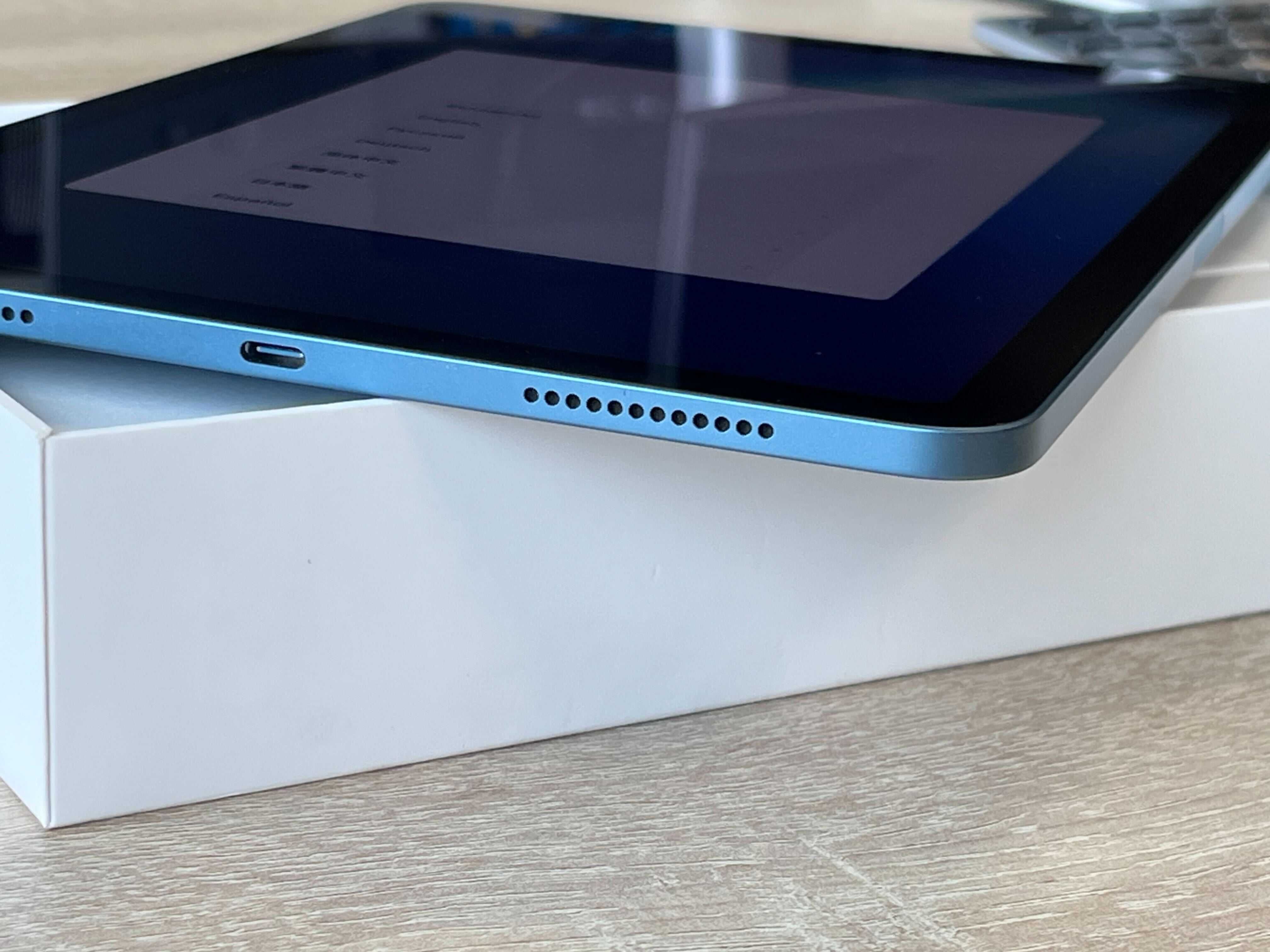 Apple iPad Air 10.9" Wi-Fi - 5th Gen