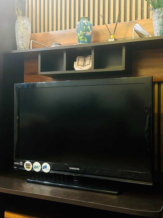 Телевизор Samsung 37″ • Full HD 1080p • Series 5 (без Smart)