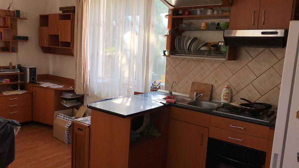 inchiriez casa 4 dormitoare,garaj,singur in curte