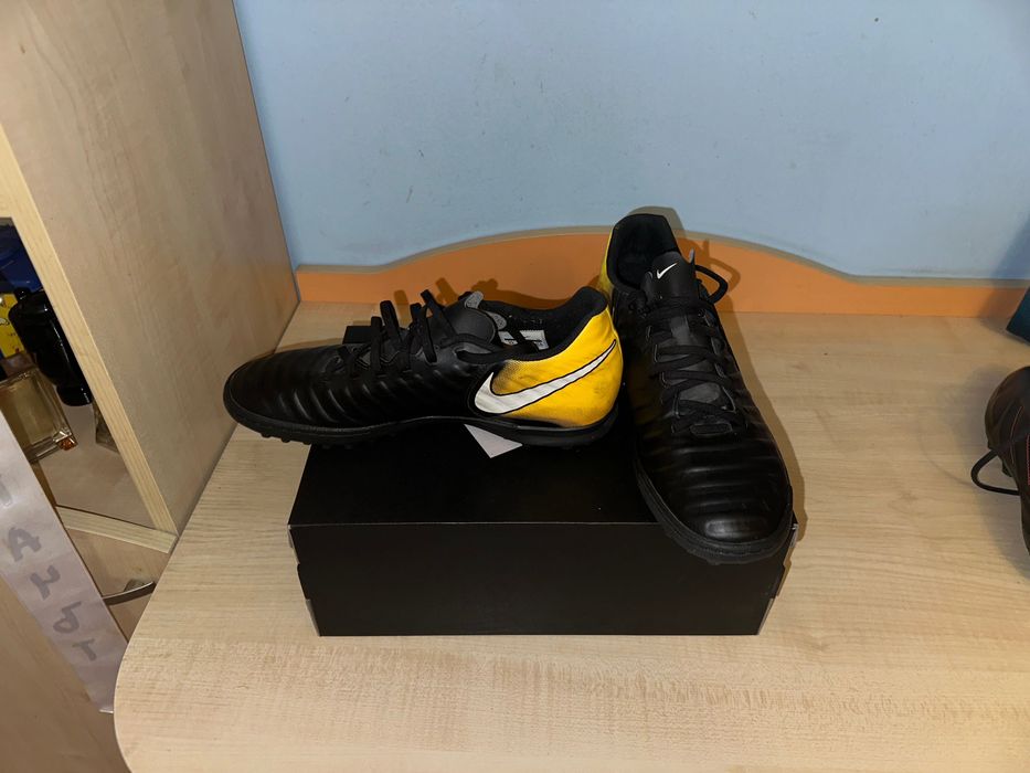 Футболни обувки за изкуствен терен Nike Маратонки TIEMPOX RIO