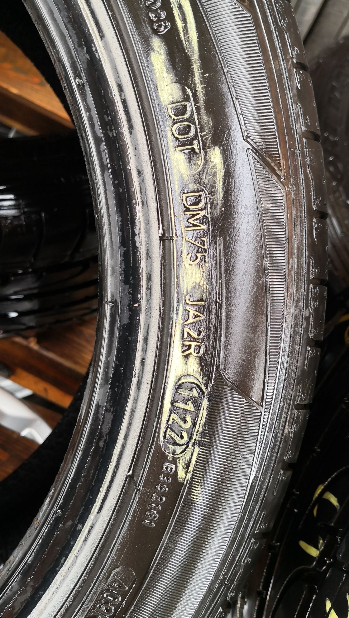 215 45 16  гуми като нови dunlop 16 цола