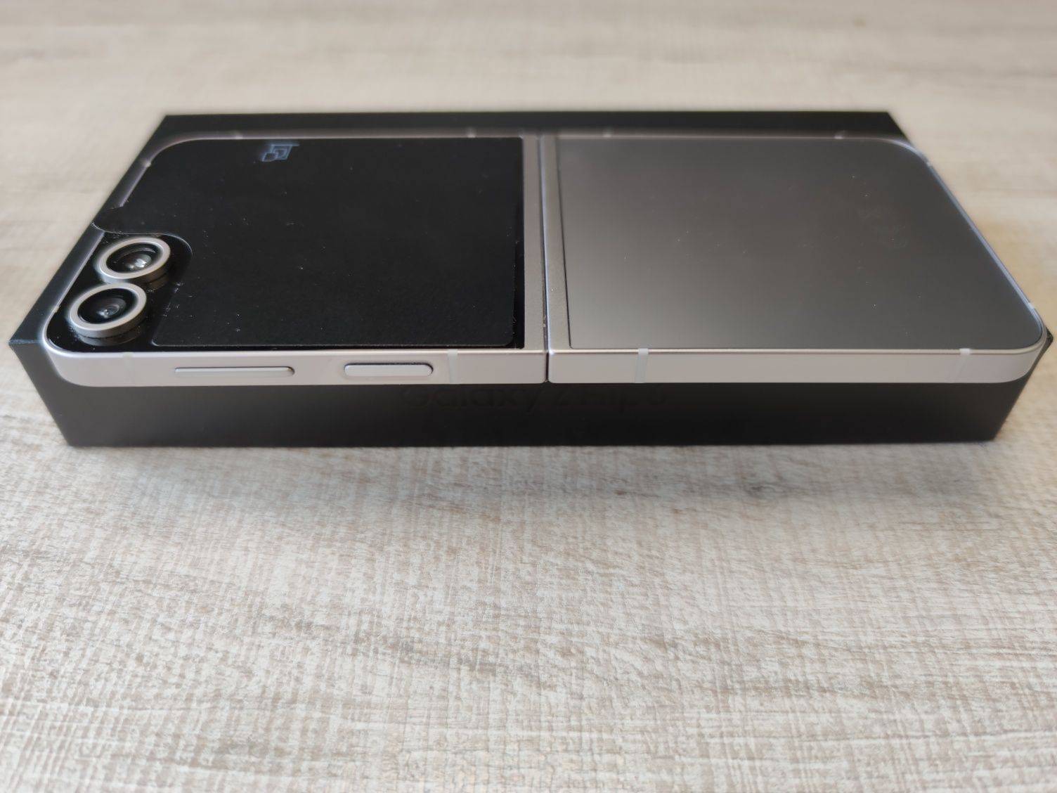 Samsung Galaxy Z Flip 6 5G 256GB  Silver shadow Гаранция!