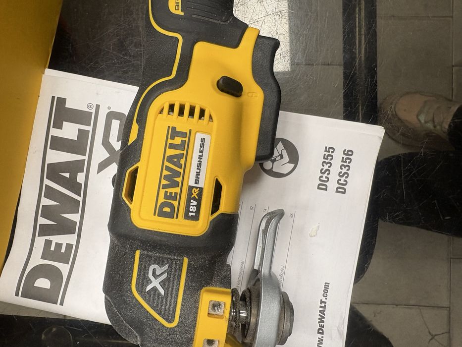 Нов акумулаторем мултифункционален Dewalt dcs355