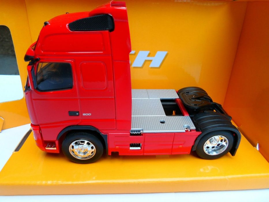 MAN TGX Volvo Scania влекач - мащаб 1:32 на Welly моделите са нови в к