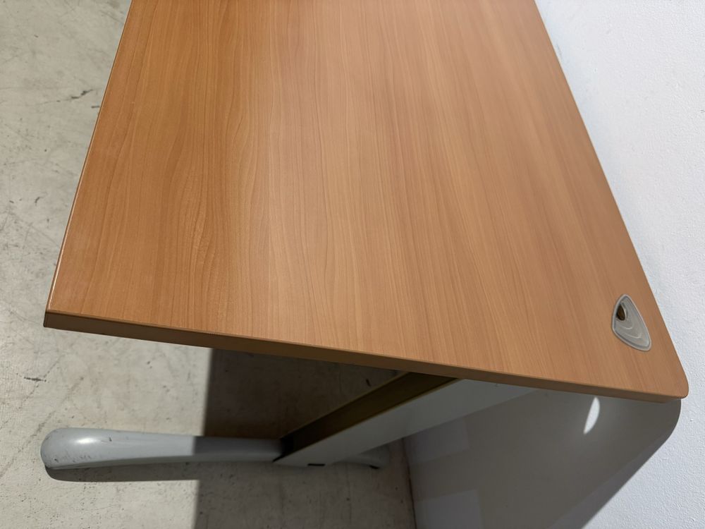 2 Buc. Birou de Colț Steelcase 140 cm; Masă de Lucru Structură Metal