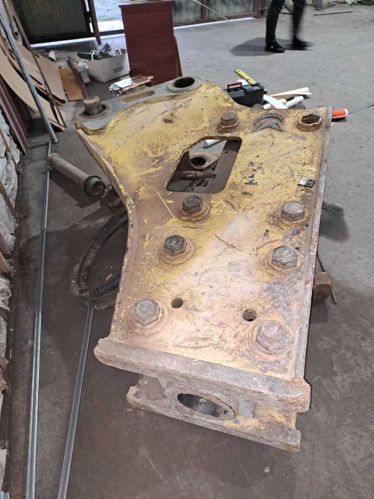 Гидромолоток для экскаватора