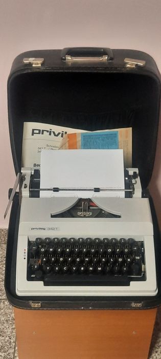 Mașină de scris Privileg 342T impecabilă