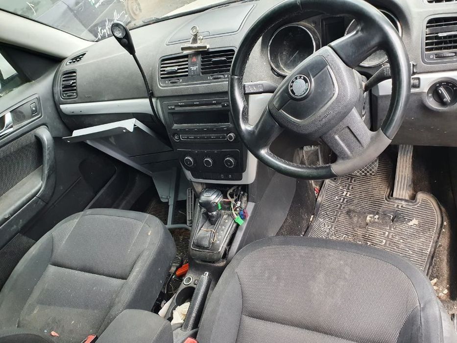 Dezmembrez Skoda Yeti motor 1.2tsi CBZ cutie de viteze automata DSG panormic plafon bara dezmembrari