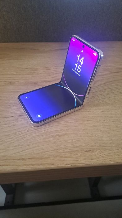 Samsung Galaxy z flip5 5G