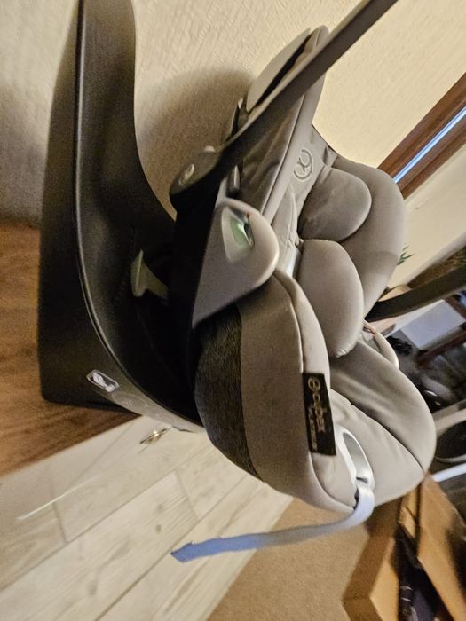 Vand scoica cybex cloud T nu vand separat baza