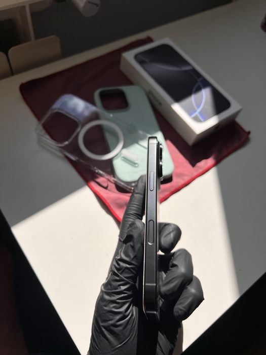 *GARANTIE* Apple iPhone 16 Pro Black Titanium (negru)