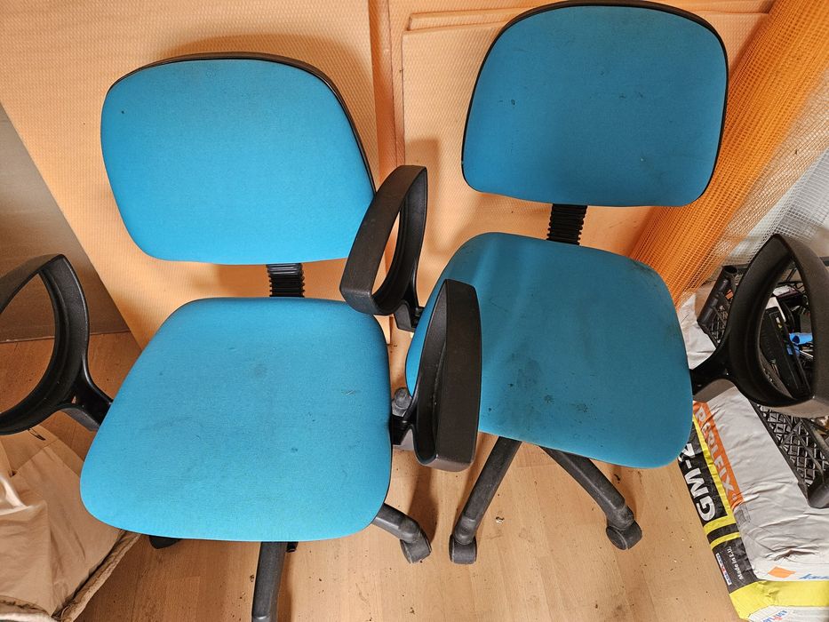 Două scaune de Birou pentru copii