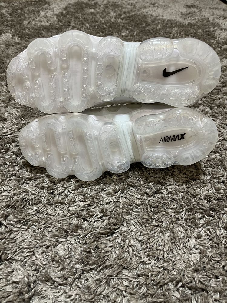 Nike vapormax plus ОРИГИНАЛНИ