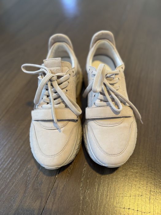 Sneakers Kennel & Schmenger