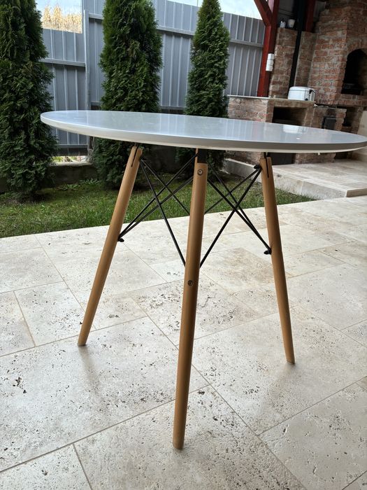 Masa alba rotunda de bucatarie