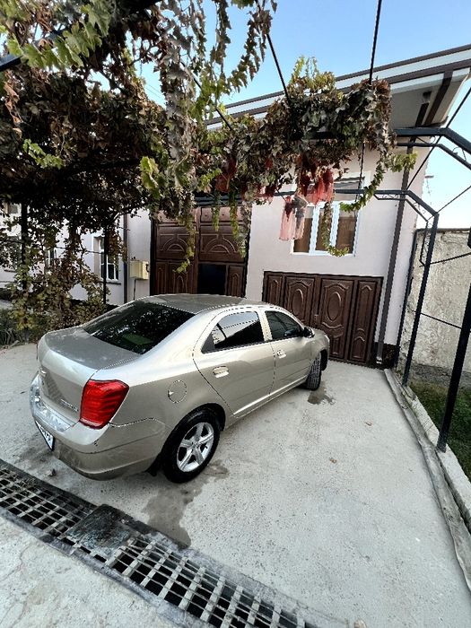 Chevrolet Kobalt moshinasi sotiladi